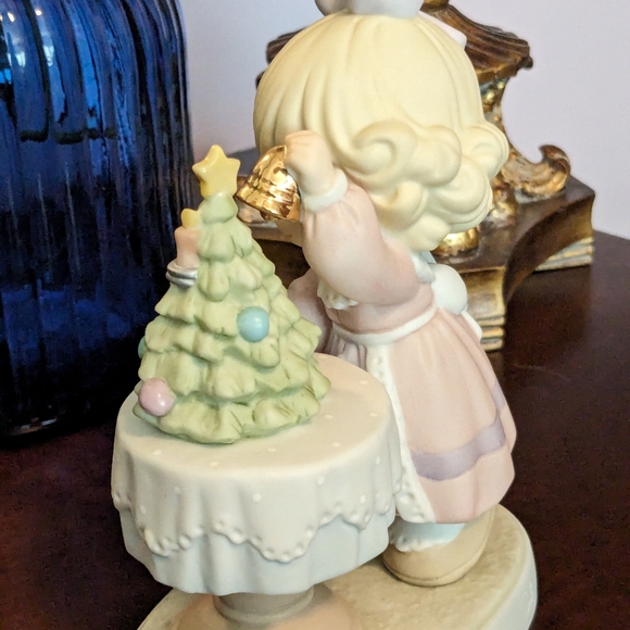 "May Your Days Be Merry And Bright" Precious Moments Figurine. Excellent Conditi - Picture 8 of 9